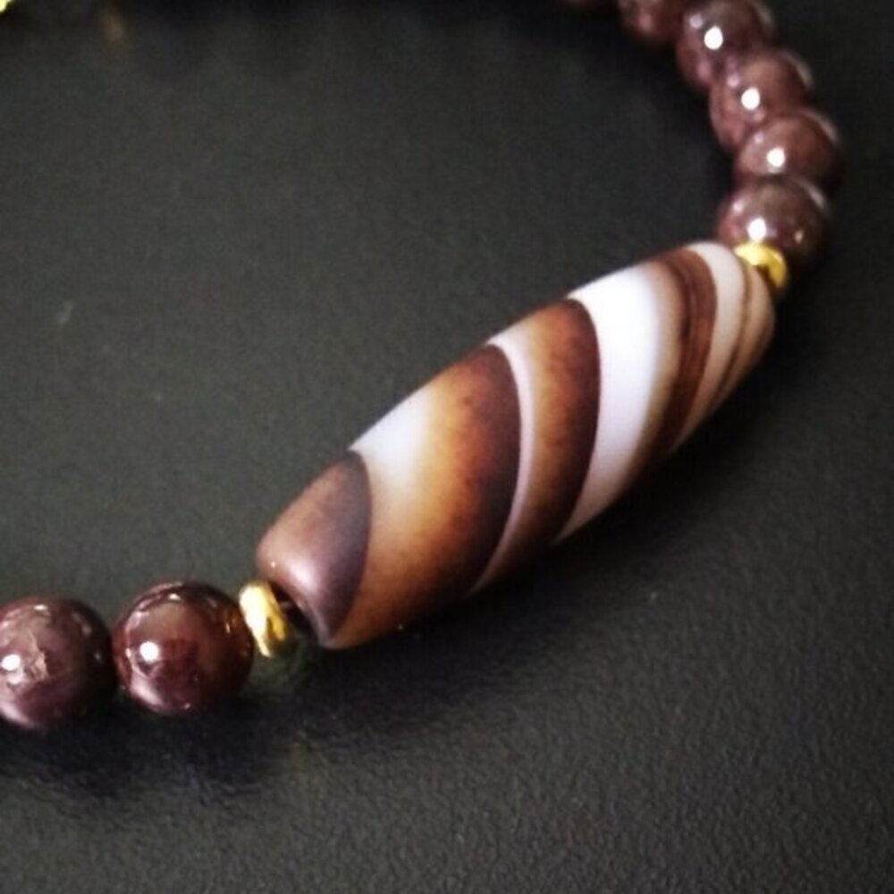 BEAUTIFUL! Banded Agate & Brown Jasper Beaded Bracelet - 7" Wrist - Simply Chic!